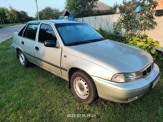 Серый Дэу Нексия, объемом двигателя 0.15 л и пробегом 210 тыс. км за 1200 $, фото 1 на Automoto.ua