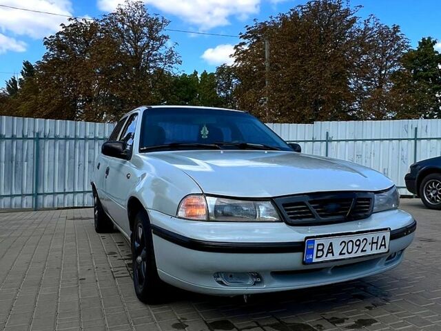 Сірий Деу Нексія, об'ємом двигуна 1.5 л та пробігом 330 тис. км за 1500 $, фото 1 на Automoto.ua