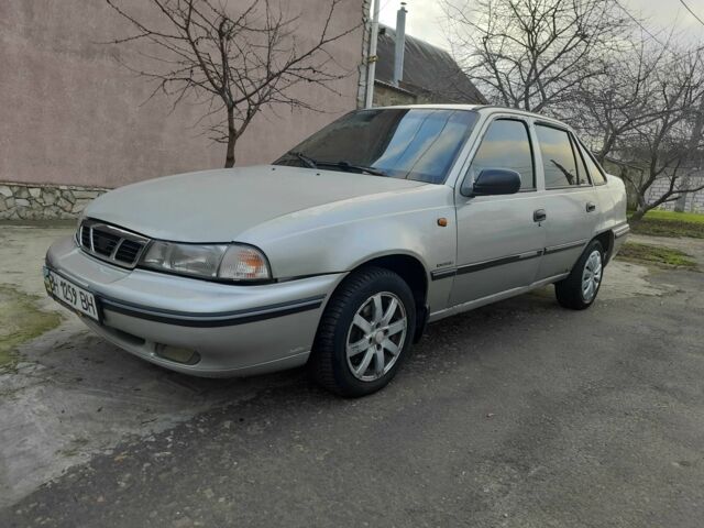 Серый Дэу Нексия, объемом двигателя 1.5 л и пробегом 300 тыс. км за 1000 $, фото 1 на Automoto.ua