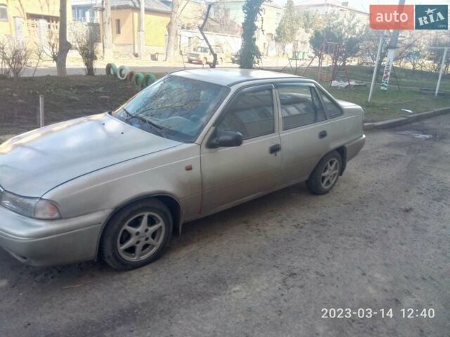 Сірий Деу Нексія, об'ємом двигуна 1.5 л та пробігом 120 тис. км за 1550 $, фото 1 на Automoto.ua