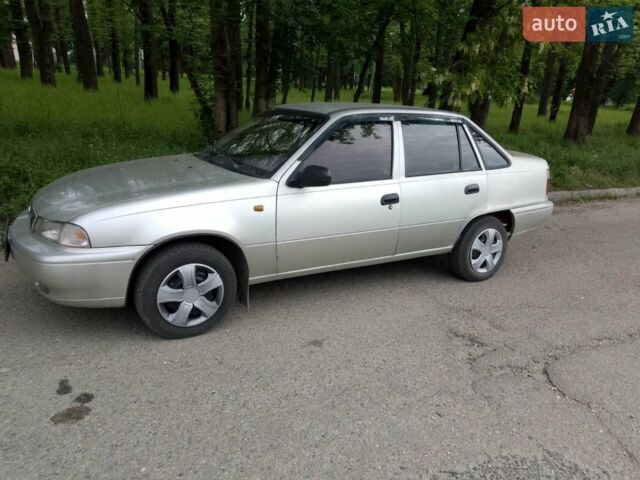 Сірий Деу Нексія, об'ємом двигуна 1.5 л та пробігом 230 тис. км за 2300 $, фото 1 на Automoto.ua