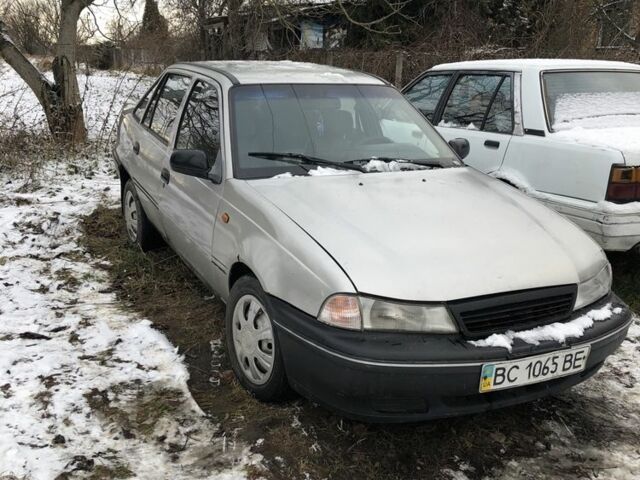 Сірий Деу Нексія, об'ємом двигуна 1.6 л та пробігом 145 тис. км за 1200 $, фото 1 на Automoto.ua