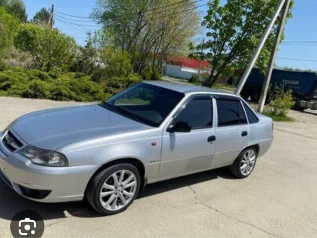 Серый Дэу Нексия, объемом двигателя 0 л и пробегом 300 тыс. км за 400 $, фото 1 на Automoto.ua