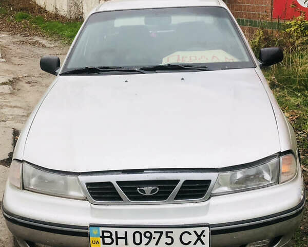 Серый Дэу Нексия, объемом двигателя 1.5 л и пробегом 200 тыс. км за 1500 $, фото 1 на Automoto.ua