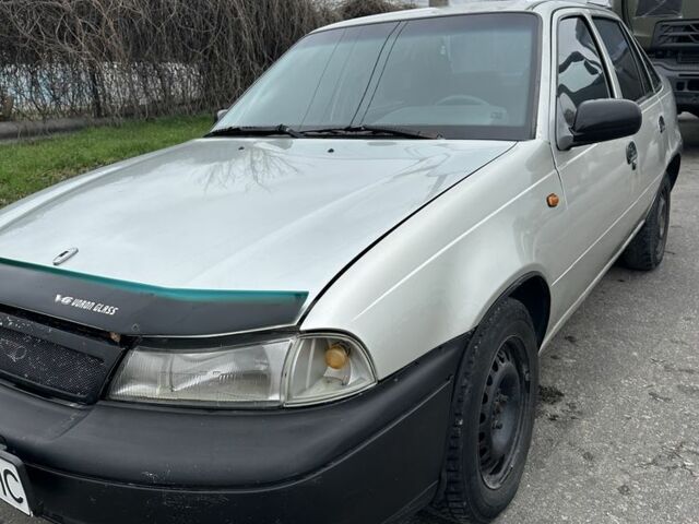 Серый Дэу Нексия, объемом двигателя 1.5 л и пробегом 370 тыс. км за 800 $, фото 1 на Automoto.ua