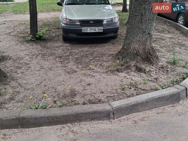 Серый Дэу Нексия, объемом двигателя 1.5 л и пробегом 330 тыс. км за 1500 $, фото 1 на Automoto.ua