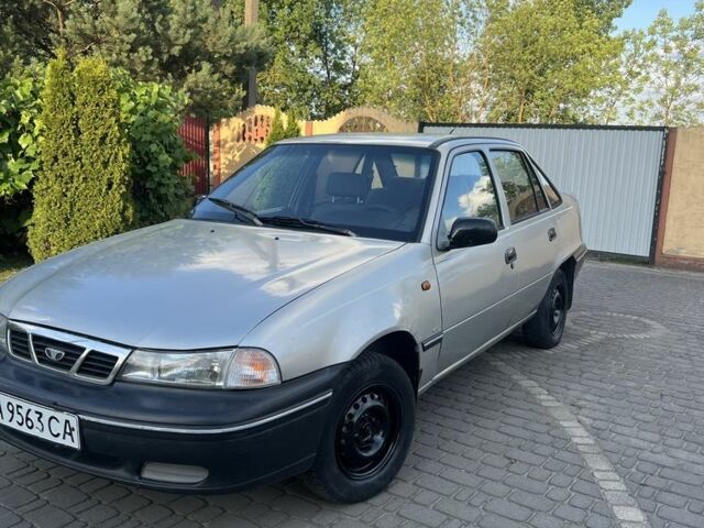 Сірий Деу Нексія, об'ємом двигуна 1.5 л та пробігом 20 тис. км за 902 $, фото 1 на Automoto.ua