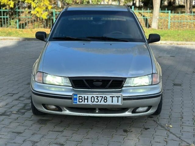 Сірий Деу Нексія, об'ємом двигуна 1.5 л та пробігом 300 тис. км за 1600 $, фото 1 на Automoto.ua