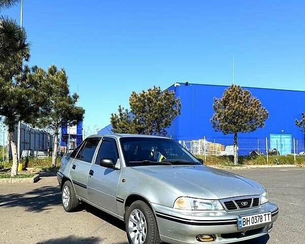 Серый Дэу Нексия, объемом двигателя 1.5 л и пробегом 294 тыс. км за 1800 $, фото 1 на Automoto.ua