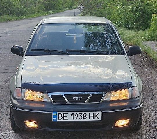 Серый Дэу Нексия, объемом двигателя 1.5 л и пробегом 180 тыс. км за 1900 $, фото 1 на Automoto.ua
