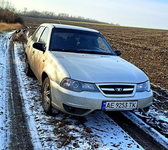 Сірий Деу Нексія, об'ємом двигуна 1.5 л та пробігом 115 тис. км за 2400 $, фото 1 на Automoto.ua