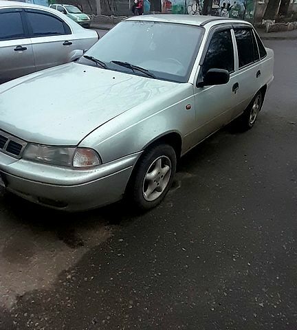 Серый Дэу Нексия, объемом двигателя 1.5 л и пробегом 199 тыс. км за 1800 $, фото 1 на Automoto.ua