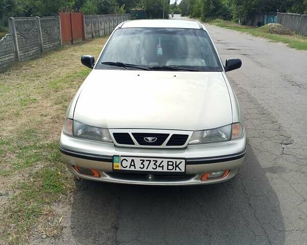 Сірий Деу Нексія, об'ємом двигуна 1.5 л та пробігом 100 тис. км за 2100 $, фото 1 на Automoto.ua