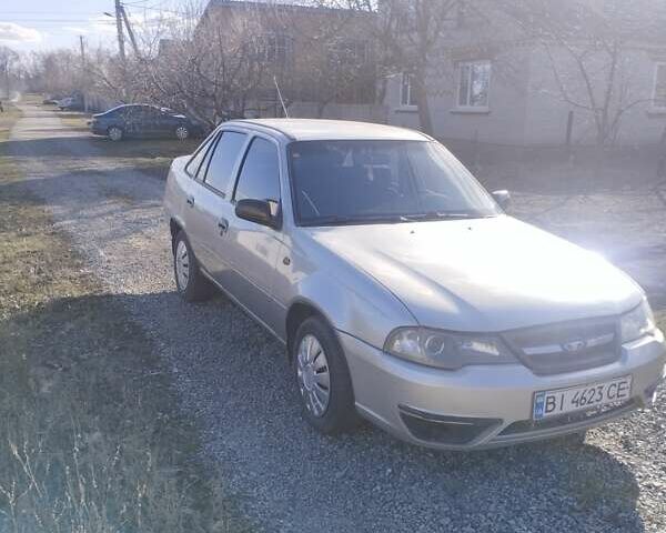 Сірий Деу Нексія, об'ємом двигуна 1.6 л та пробігом 151 тис. км за 2000 $, фото 1 на Automoto.ua