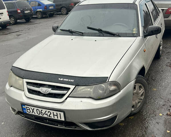 Сірий Деу Нексія, об'ємом двигуна 1.5 л та пробігом 130 тис. км за 1350 $, фото 1 на Automoto.ua