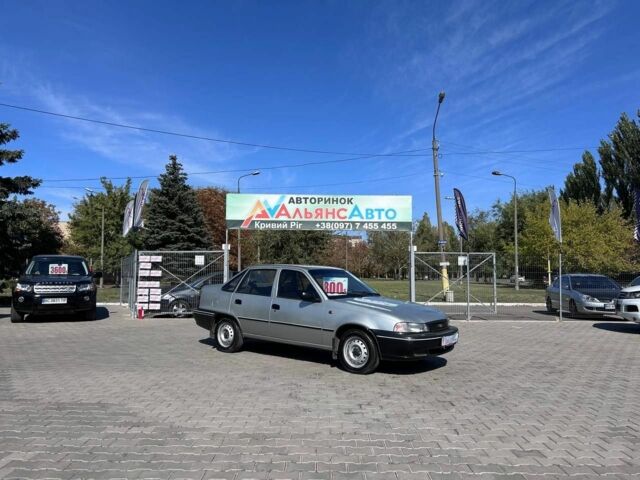 Серый Дэу Нексия, объемом двигателя 1.5 л и пробегом 156 тыс. км за 2100 $, фото 1 на Automoto.ua