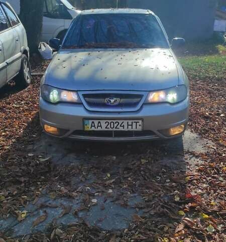 Сірий Деу Нексія, об'ємом двигуна 1.5 л та пробігом 215 тис. км за 2000 $, фото 1 на Automoto.ua