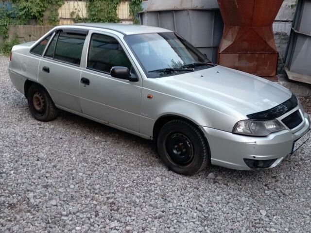 Серый Дэу Нексия, объемом двигателя 1.5 л и пробегом 247 тыс. км за 1180 $, фото 1 на Automoto.ua