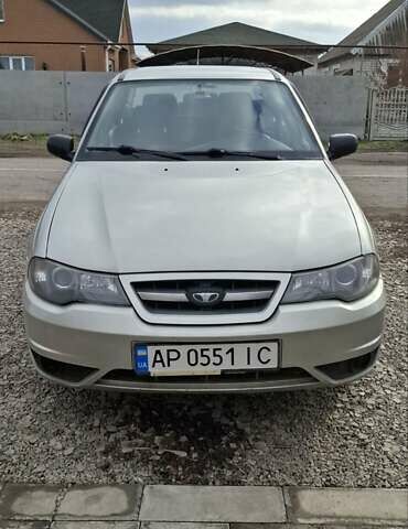 Сірий Деу Нексія, об'ємом двигуна 1.5 л та пробігом 166 тис. км за 2800 $, фото 1 на Automoto.ua