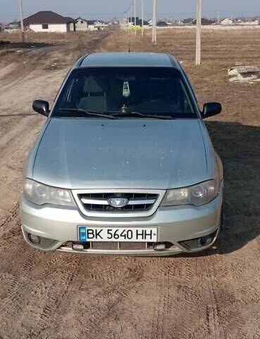 Серый Дэу Нексия, объемом двигателя 1.5 л и пробегом 342 тыс. км за 1600 $, фото 1 на Automoto.ua
