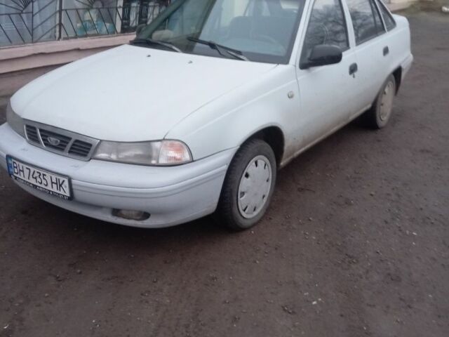 Серый Дэу Нексия, объемом двигателя 1.5 л и пробегом 150 тыс. км за 1200 $, фото 1 на Automoto.ua