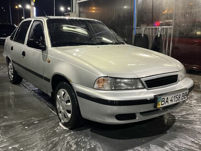 Серый Дэу Нексия, объемом двигателя 1.5 л и пробегом 200 тыс. км за 800 $, фото 1 на Automoto.ua