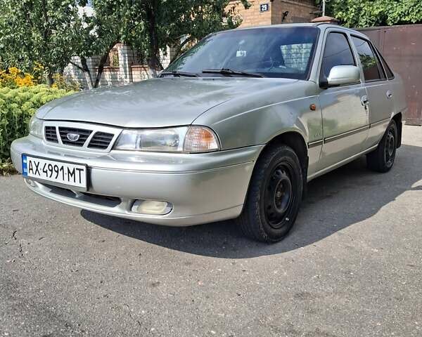 Серый Дэу Нексия, объемом двигателя 1.5 л и пробегом 202 тыс. км за 2500 $, фото 1 на Automoto.ua