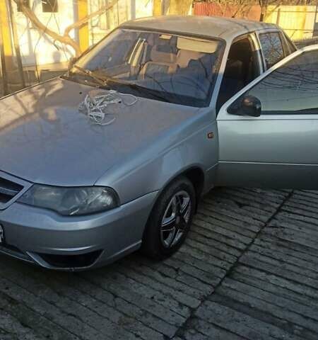 Серый Дэу Нексия, объемом двигателя 1.5 л и пробегом 190 тыс. км за 1300 $, фото 1 на Automoto.ua