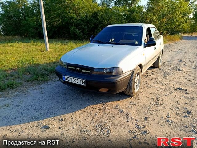 Серый Дэу Нексия, объемом двигателя 1.5 л и пробегом 200 тыс. км за 1550 $, фото 1 на Automoto.ua