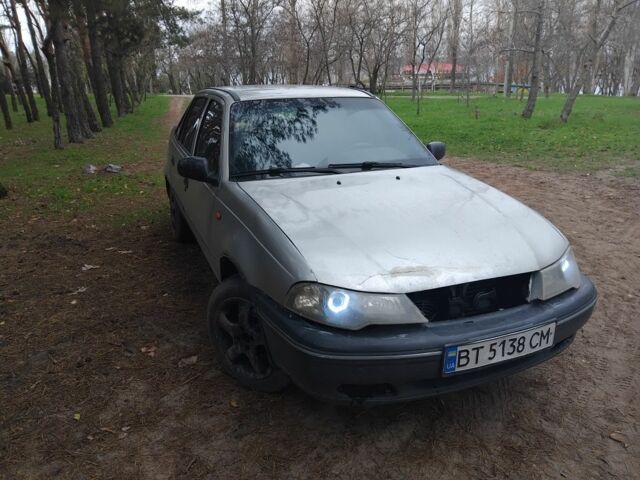 Серый Дэу Нексия, объемом двигателя 0 л и пробегом 400 тыс. км за 1400 $, фото 1 на Automoto.ua