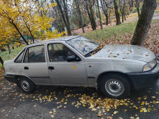 Дэу Нексия 2008 в Киеве на Automoto.ua Серый Дэу Нексия, объемом двигателя 1.5 л и пробегом 175 тыс. км за 1500 $, фото 1 на Automoto.ua