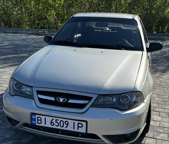 Серый Дэу Нексия, объемом двигателя 1.5 л и пробегом 189 тыс. км за 2900 $, фото 1 на Automoto.ua