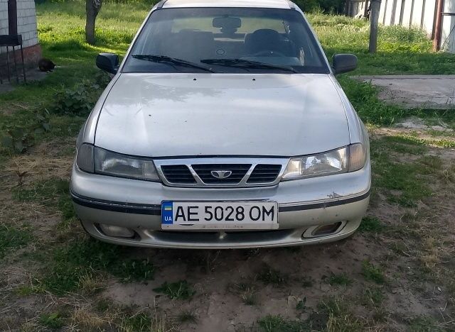 Сірий Деу Нексія, об'ємом двигуна 1.5 л та пробігом 340 тис. км за 1300 $, фото 1 на Automoto.ua