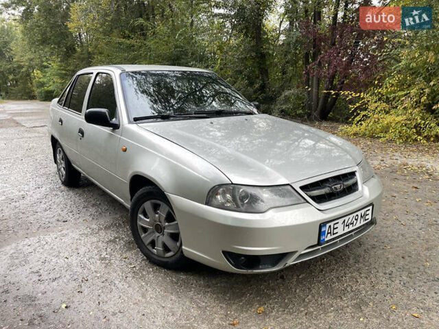 Сірий Деу Нексія, об'ємом двигуна 1.5 л та пробігом 221 тис. км за 2100 $, фото 1 на Automoto.ua