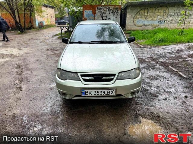 Серый Дэу Нексия, объемом двигателя 1.5 л и пробегом 140 тыс. км за 1300 $, фото 1 на Automoto.ua