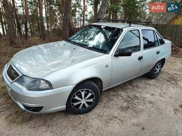 Серый Дэу Нексия, объемом двигателя 1.5 л и пробегом 309 тыс. км за 2100 $, фото 1 на Automoto.ua