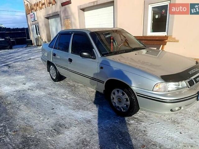 Серый Дэу Нексия, объемом двигателя 1.5 л и пробегом 250 тыс. км за 2500 $, фото 1 на Automoto.ua