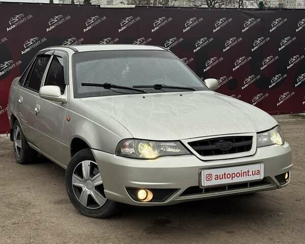 Серый Дэу Нексия, объемом двигателя 1.5 л и пробегом 141 тыс. км за 2500 $, фото 1 на Automoto.ua