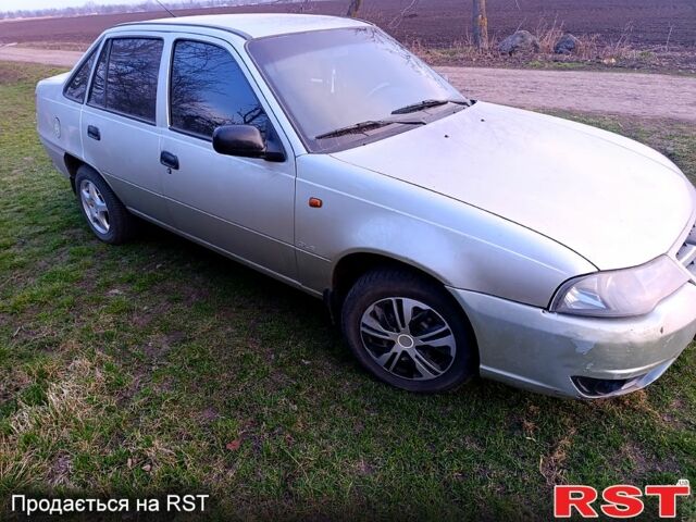 Серый Дэу Нексия, объемом двигателя 1.5 л и пробегом 210 тыс. км за 1400 $, фото 1 на Automoto.ua