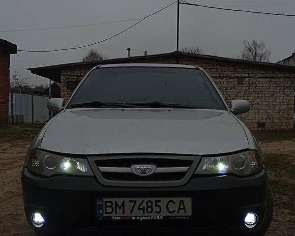 Серый Дэу Нексия, объемом двигателя 1.5 л и пробегом 330 тыс. км за 2000 $, фото 1 на Automoto.ua