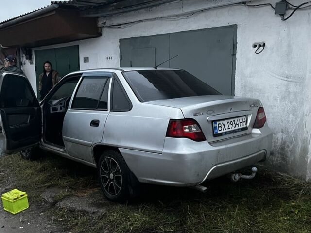 Сірий Деу Нексія, об'ємом двигуна 1.5 л та пробігом 200 тис. км за 1000 $, фото 1 на Automoto.ua