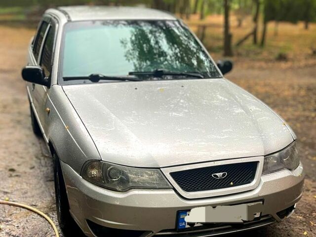 Серый Дэу Нексия, объемом двигателя 1.6 л и пробегом 124 тыс. км за 2500 $, фото 1 на Automoto.ua