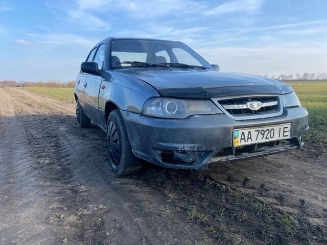 Серый Дэу Нексия, объемом двигателя 1.6 л и пробегом 250 тыс. км за 1200 $, фото 1 на Automoto.ua