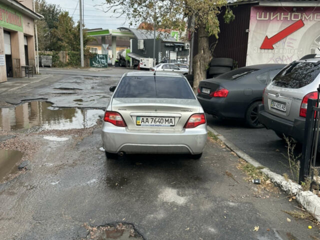 Серый Дэу Нексия, объемом двигателя 1.6 л и пробегом 145 тыс. км за 2000 $, фото 1 на Automoto.ua