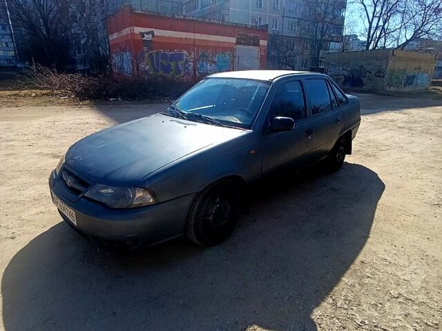 Серый Дэу Нексия, объемом двигателя 1.5 л и пробегом 495 тыс. км за 700 $, фото 1 на Automoto.ua