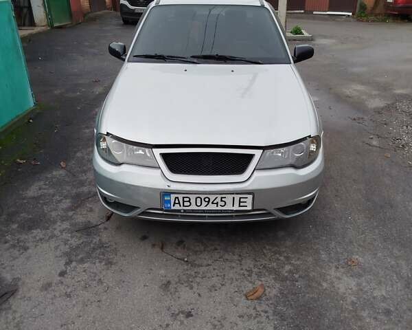 Серый Дэу Нексия, объемом двигателя 1.6 л и пробегом 147 тыс. км за 2000 $, фото 1 на Automoto.ua