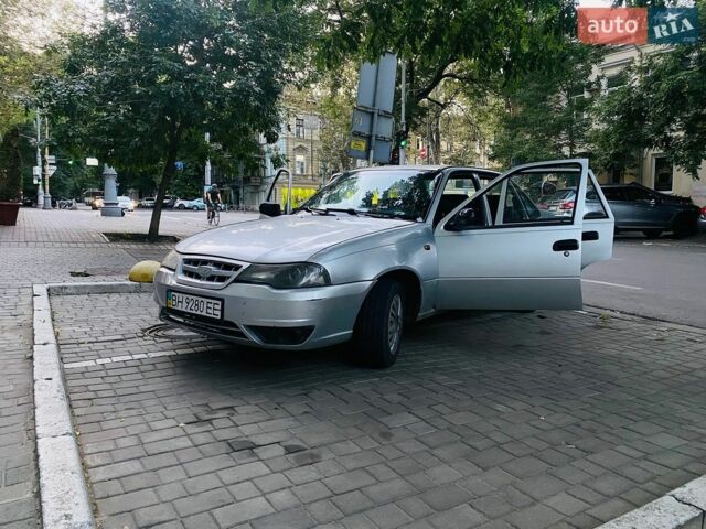 Серый Дэу Нексия, объемом двигателя 1.5 л и пробегом 320 тыс. км за 1350 $, фото 1 на Automoto.ua