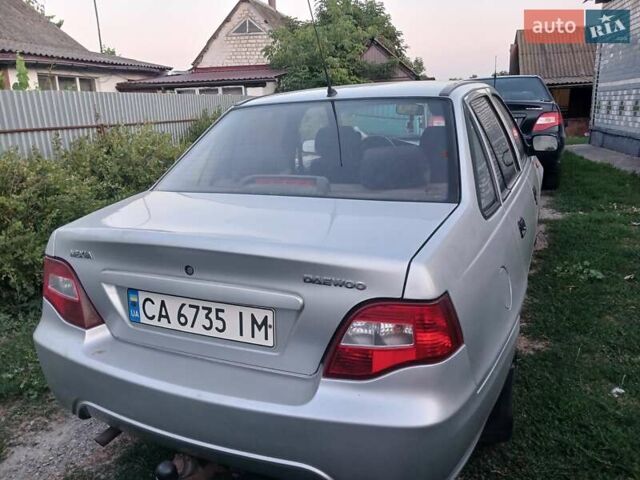 Серый Дэу Нексия, объемом двигателя 1.5 л и пробегом 210 тыс. км за 2400 $, фото 1 на Automoto.ua