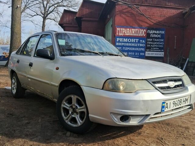 Серый Дэу Нексия, объемом двигателя 1.5 л и пробегом 500 тыс. км за 1517 $, фото 1 на Automoto.ua