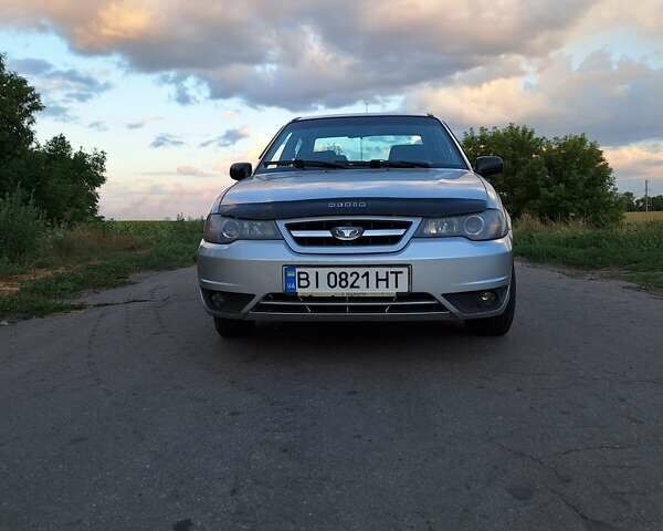 Сірий Деу Нексія, об'ємом двигуна 1.6 л та пробігом 193 тис. км за 3000 $, фото 1 на Automoto.ua